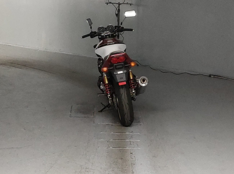 Мотоцикл Honda CB400SFV з пробігом 18906 km з пробігом 18906 km