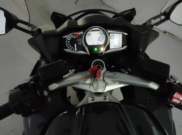 Мотоцикл Yamaha FJR1300A з пробігом 32140 km з пробігом 32140 km