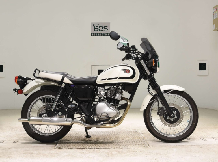 Мотоцикл Kawasaki W230 с пробегом 1140 km
