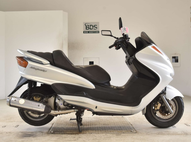 Мотоцикл Yamaha MAJESTY 250