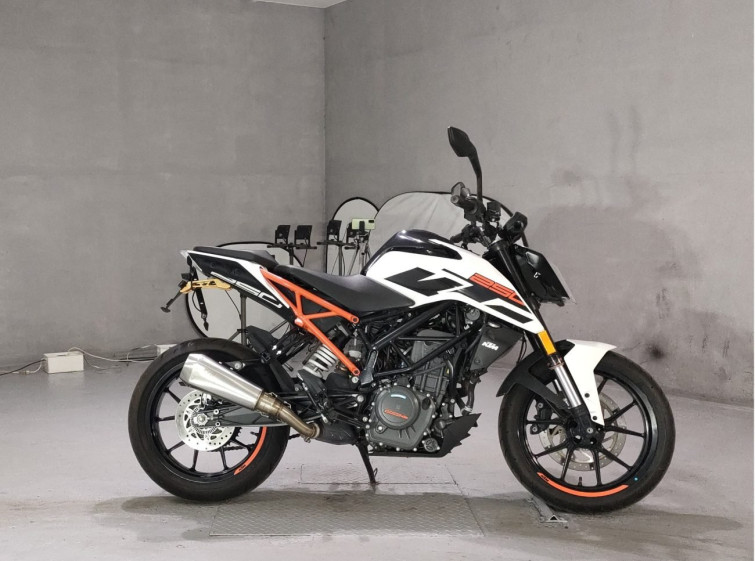 Мотоцикл KTM 250 DUKE с пробегом 12429 km