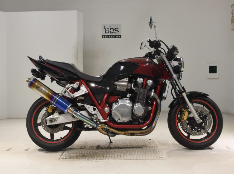 Мотоцикл Honda CB1300SF з пробігом 26230 km