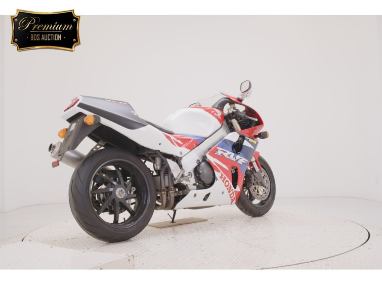 Мотоцикл Honda RVF750 з пробігом 7206 km з пробігом 7206 km