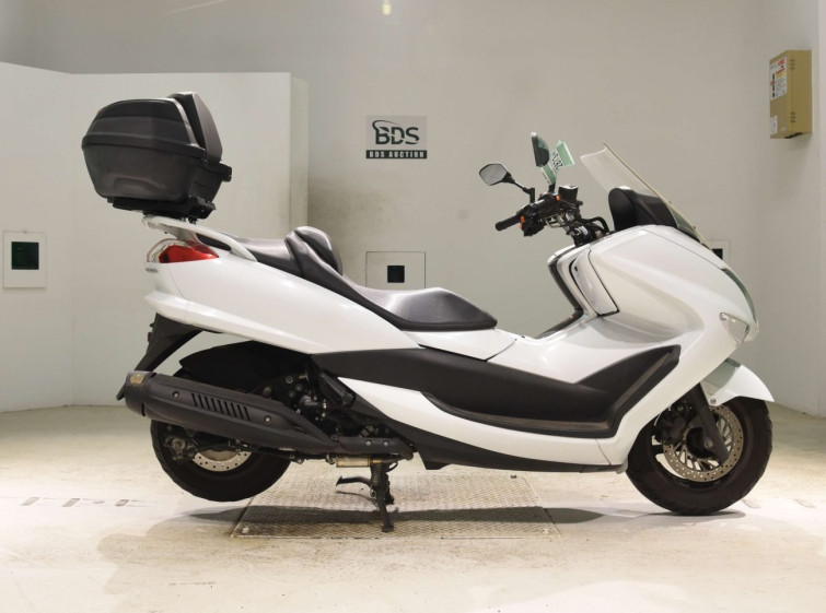Мотоцикл Yamaha MAJESTY 250 з пробігом 18599 km