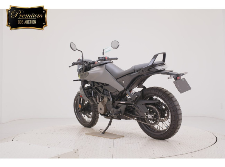 Мотоцикл Husqvarna SVARTPILEN 401 з пробігом 3642 km з пробігом 3642 km