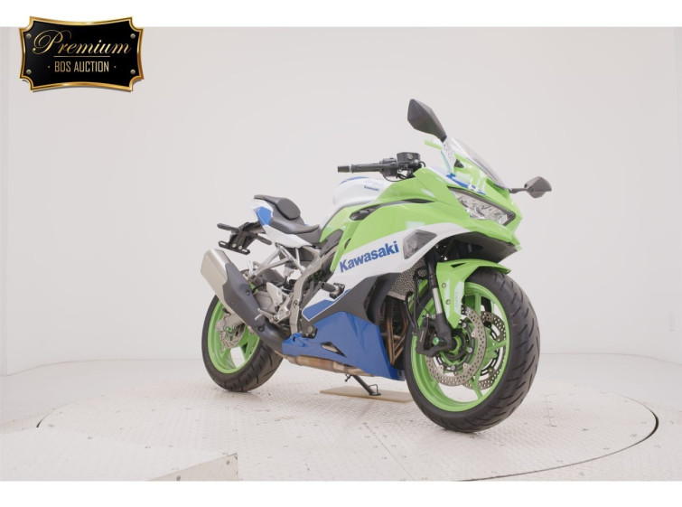 Мотоцикл Kawasaki ZX-4RR с пробегом 1890 km с пробегом 1890 km