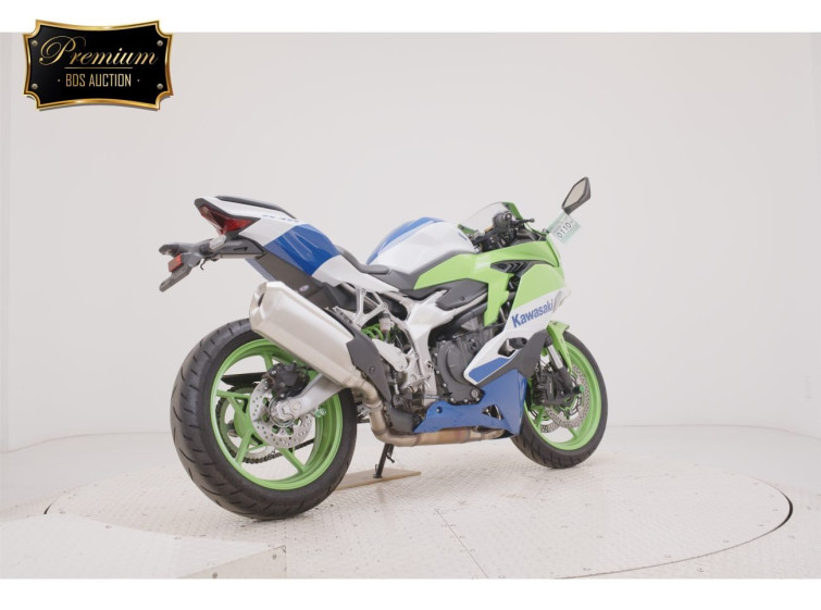 Мотоцикл Kawasaki ZX-4RR с пробегом 1890 km с пробегом 1890 km