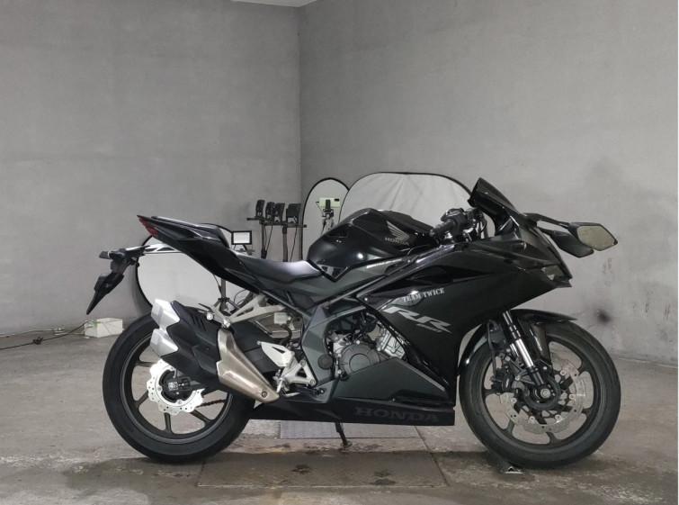 Мотоцикл Honda CBR250RR з пробігом 27489 km