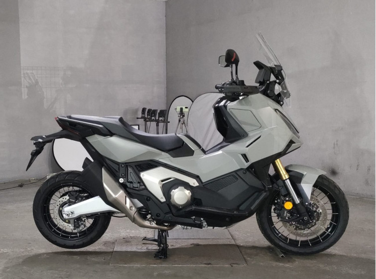 Мотоцикл Honda X-ADV750 с пробегом 693 km