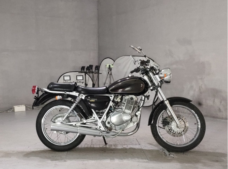Мотоцикл Suzuki ST250E з пробігом 1201 km