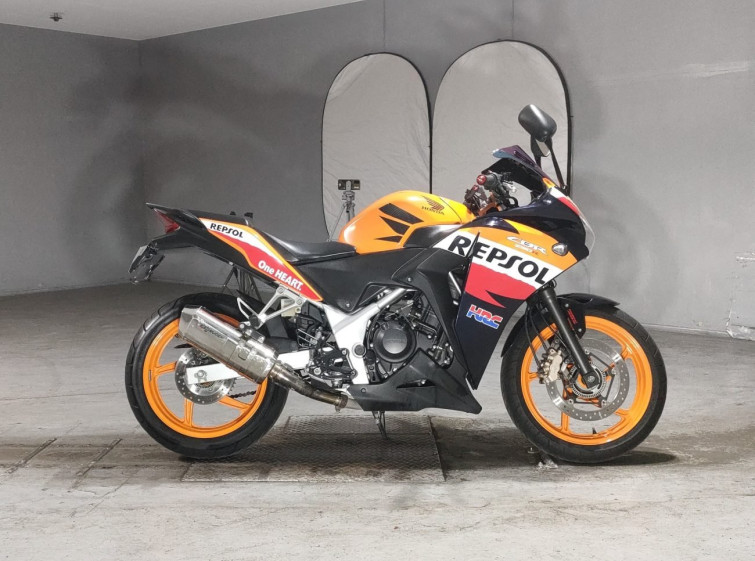 Мотоцикл Honda CBR250R з пробігом 12496 km