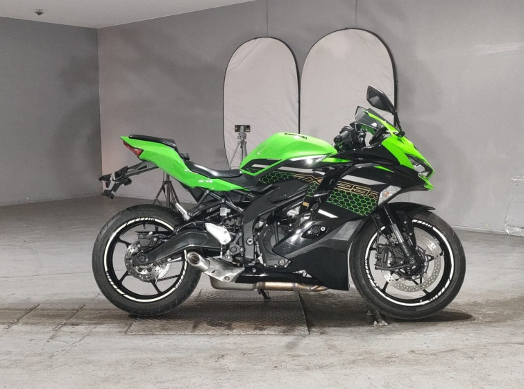 Мотоцикл Kawasaki NINJA ZX-25R KRT с пробегом 32034 km