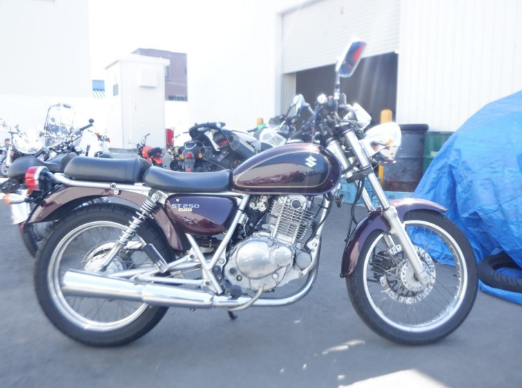 Мотоцикл Suzuki ST250E з пробігом 27190 km