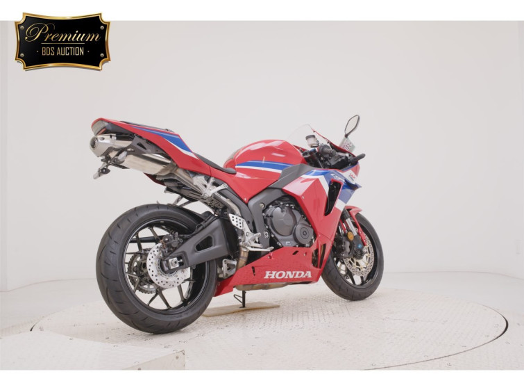 Мотоцикл Honda CBR600RR с пробегом 833 km с пробегом 833 km