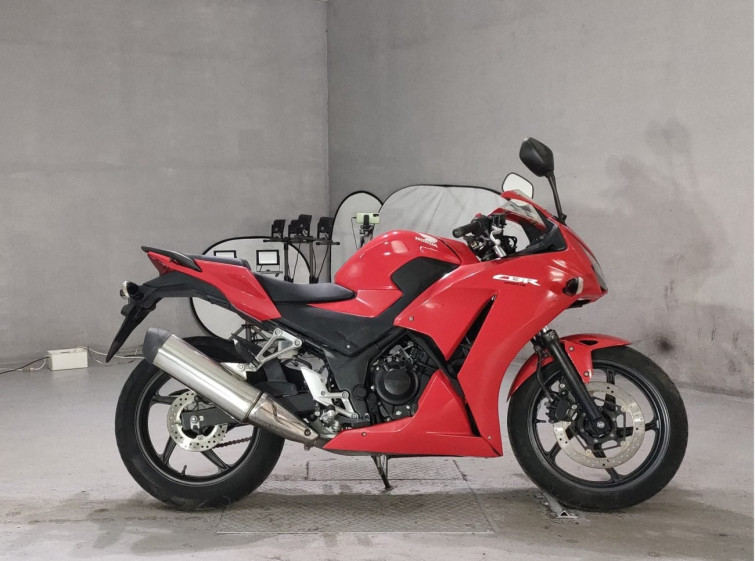 Мотоцикл Honda CBR250R з пробігом 6015 km