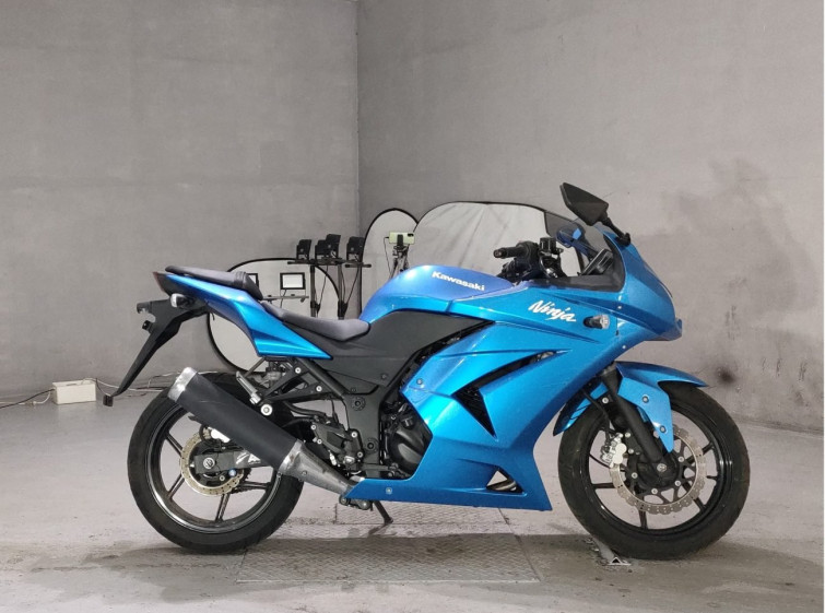 Мотоцикл Kawasaki NINJA250R с пробегом 5451 km