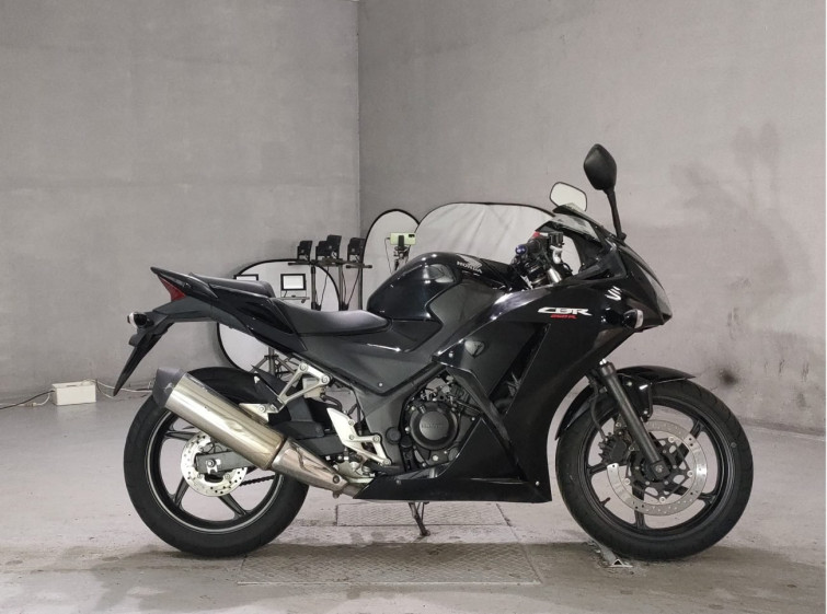 Мотоцикл Honda CBR250R з пробігом 18505 km