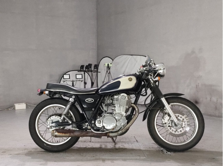 Мотоцикл Yamaha SR400 с пробегом 6075 km