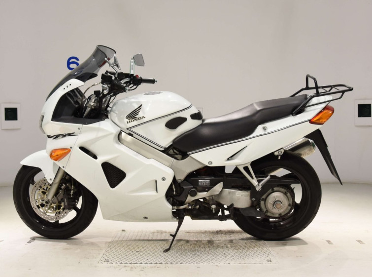 Мотоцикл Honda VFR800F с пробегом 33445 km с пробегом 33445 km
