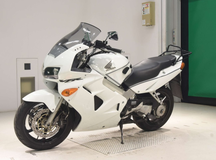 Мотоцикл Honda VFR800F с пробегом 33445 km с пробегом 33445 km