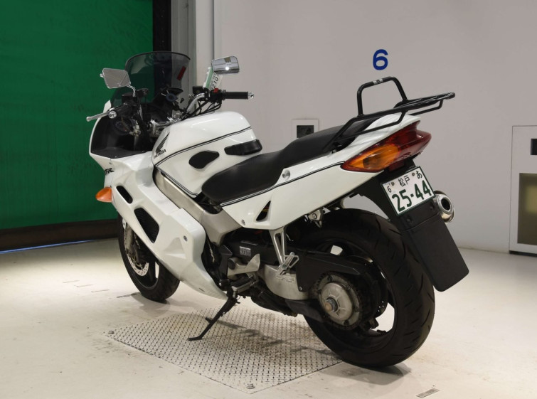 Мотоцикл Honda VFR800F с пробегом 33445 km с пробегом 33445 km