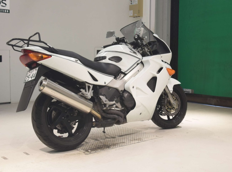 Мотоцикл Honda VFR800F с пробегом 33445 km с пробегом 33445 km