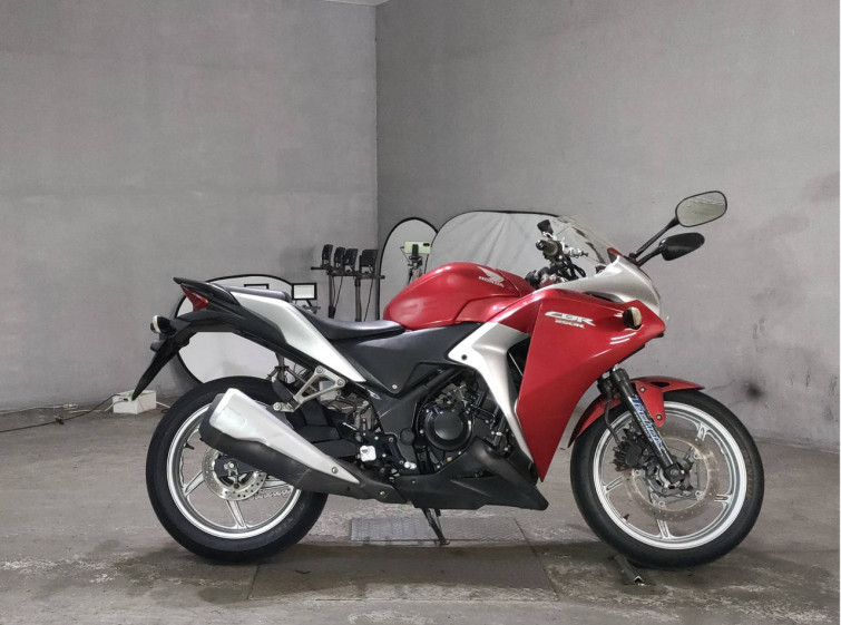 Мотоцикл Honda CBR250R з пробігом 22749 km