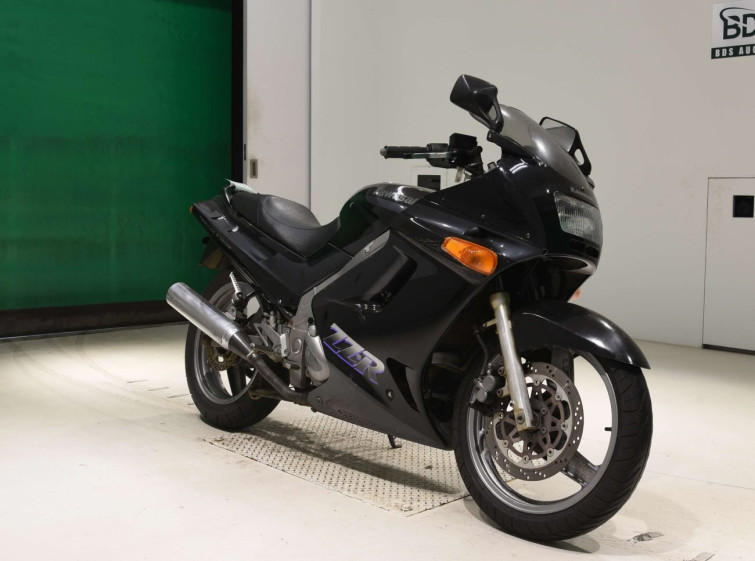 Мотоцикл Kawasaki ZZ-R250 з пробігом 28544 km з пробігом 28544 km