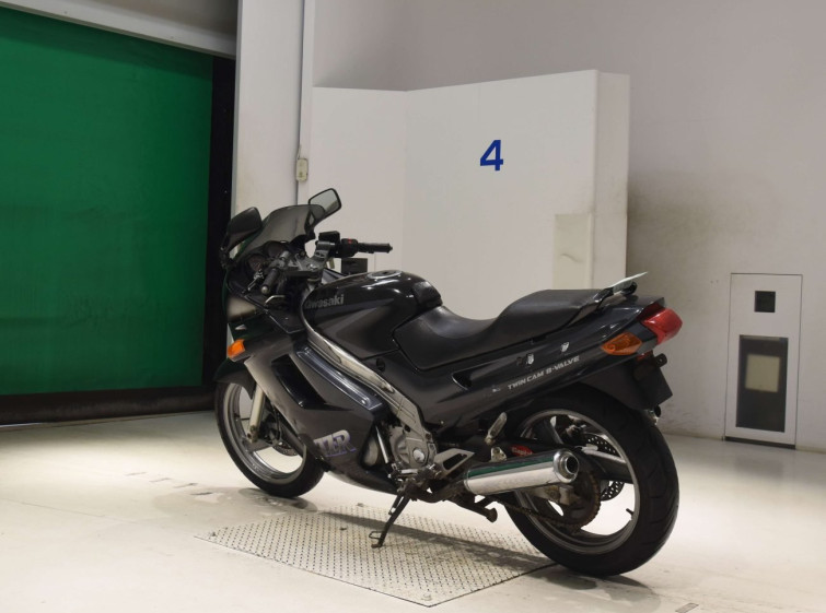 Мотоцикл Kawasaki ZZ-R250 з пробігом 28544 km з пробігом 28544 km