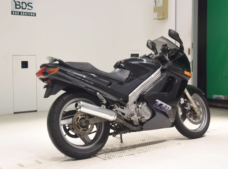 Мотоцикл Kawasaki ZZ-R250 з пробігом 28544 km з пробігом 28544 km