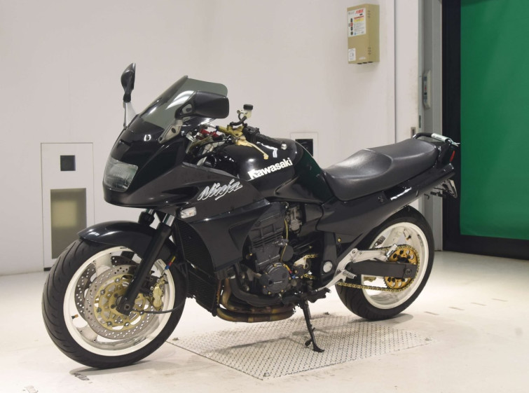 Мотоцикл Kawasaki GPZ1100 с пробегом 47561 km с пробегом 47561 km