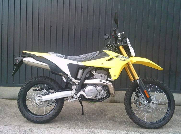 Мотоцикл Suzuki DR-Z4SM