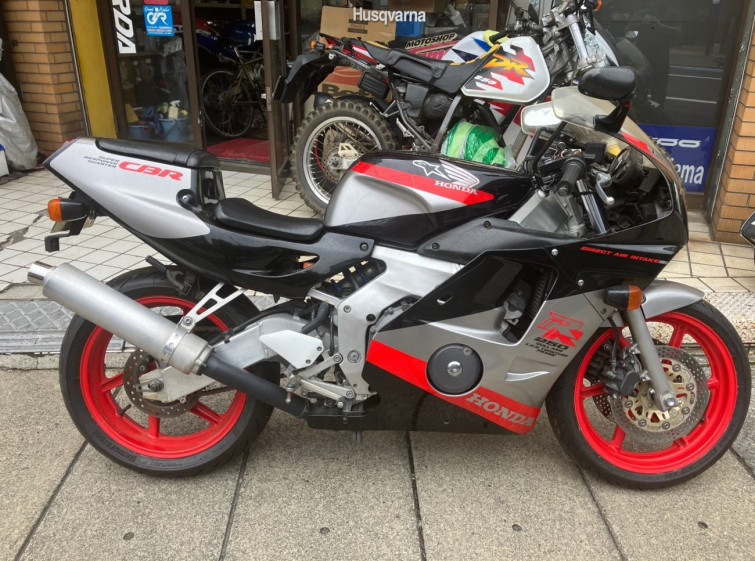 Мотоцикл Honda CBR250RR з пробігом 20147 km