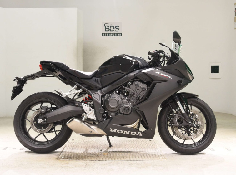 Мотоцикл Honda CBR650R с пробегом 532 km