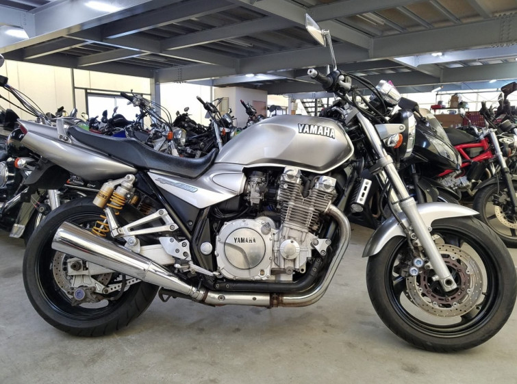 Мотоцикл Yamaha XJR1300