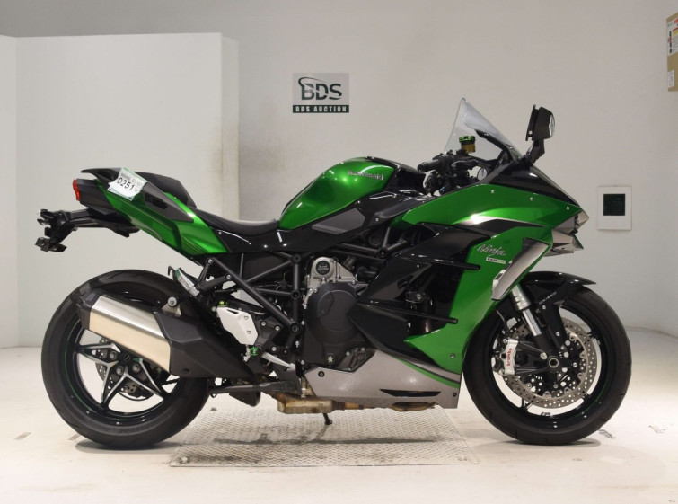 Мотоцикл Kawasaki NINJA H2 SX SE + с пробегом 8077 km с пробегом 8077 km