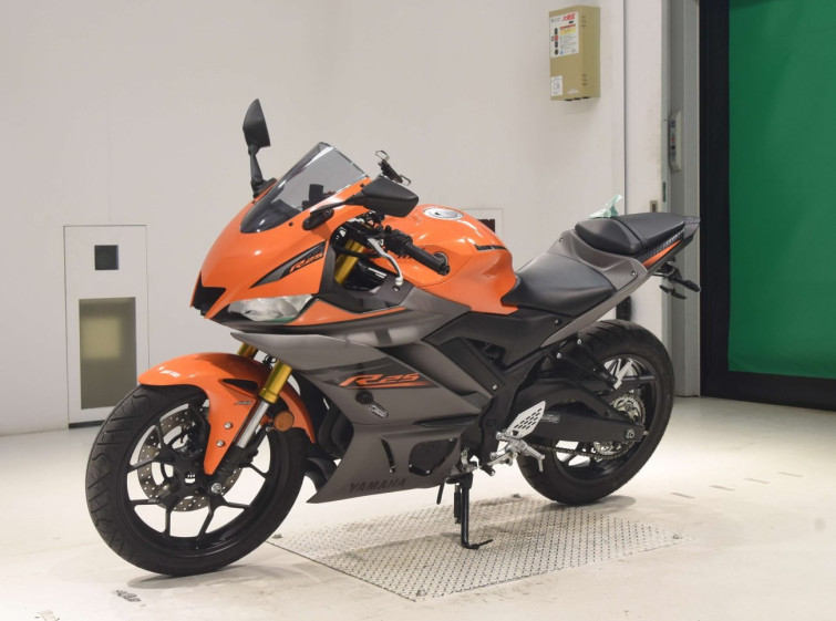 Мотоцикл Yamaha YZF-R25A з пробігом 4068 km з пробігом 4068 km
