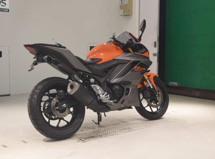Мотоцикл Yamaha YZF-R25A з пробігом 4068 km з пробігом 4068 km