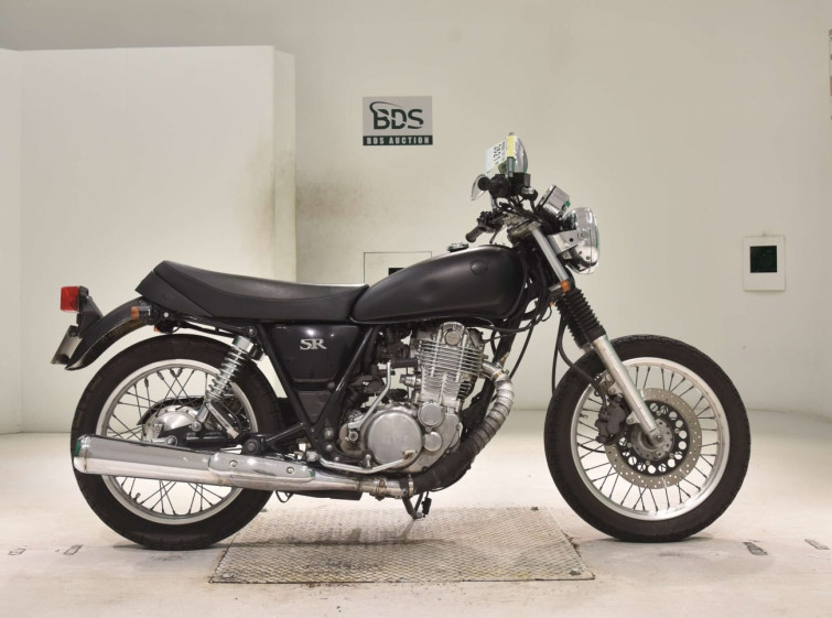 Мотоцикл Yamaha SR400 с пробегом 33171 km