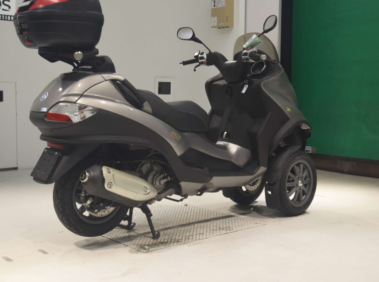 Мотоцикл Piaggio MP3 с пробегом 18064 km с пробегом 18064 km