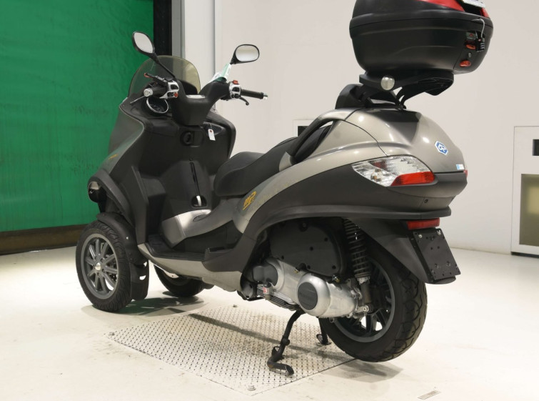 Мотоцикл Piaggio MP3 с пробегом 18064 km с пробегом 18064 km