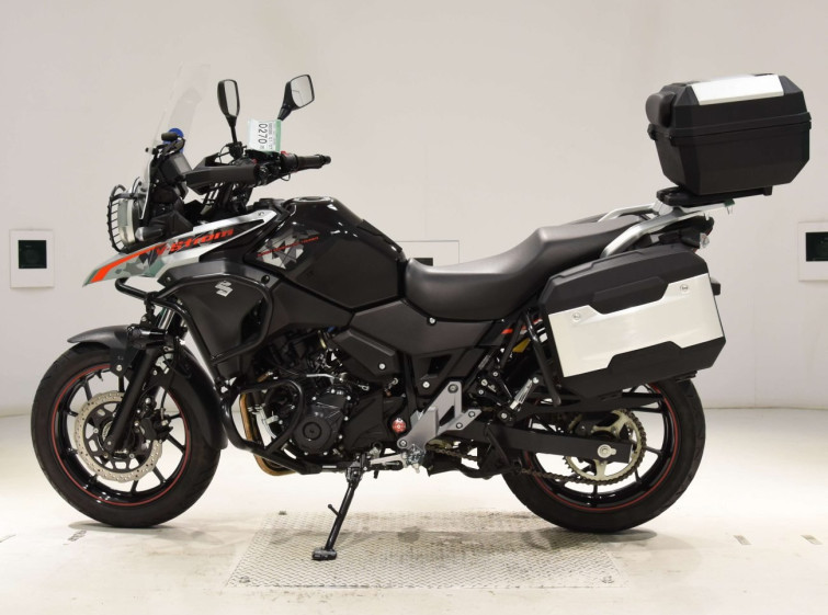 Мотоцикл Suzuki V-STROM 250A з пробігом 6477 km з пробігом 6477 km
