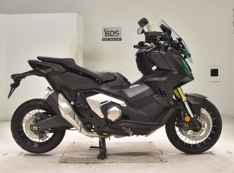 Мотоцикл Honda X-ADV750-2 з пробігом 6857 km