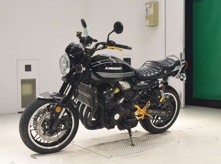 Мотоцикл Kawasaki Z900RS с пробегом 15586 km с пробегом 15586 km