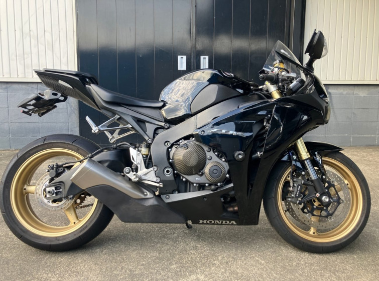 Мотоцикл Honda CBR1000RR с пробегом 49921 km
