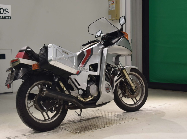Мотоцикл Yamaha XJ750D з пробігом 30696 km з пробігом 30696 km