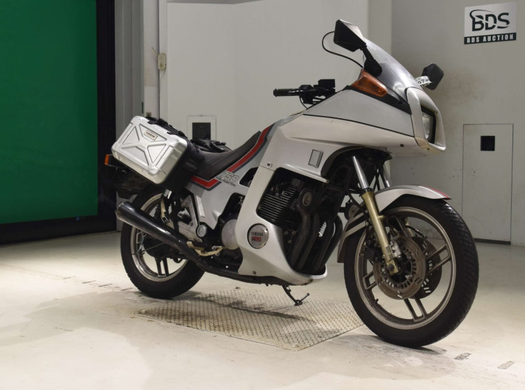 Мотоцикл Yamaha XJ750D з пробігом 30696 km з пробігом 30696 km