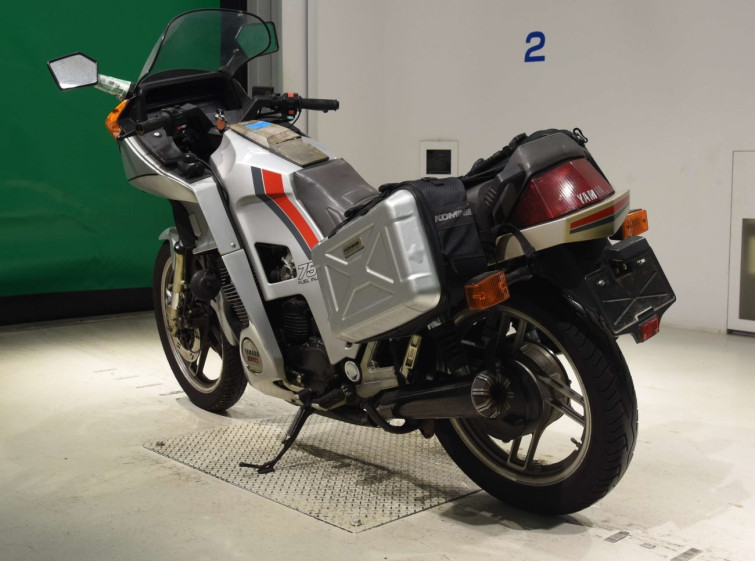 Мотоцикл Yamaha XJ750D з пробігом 30696 km з пробігом 30696 km