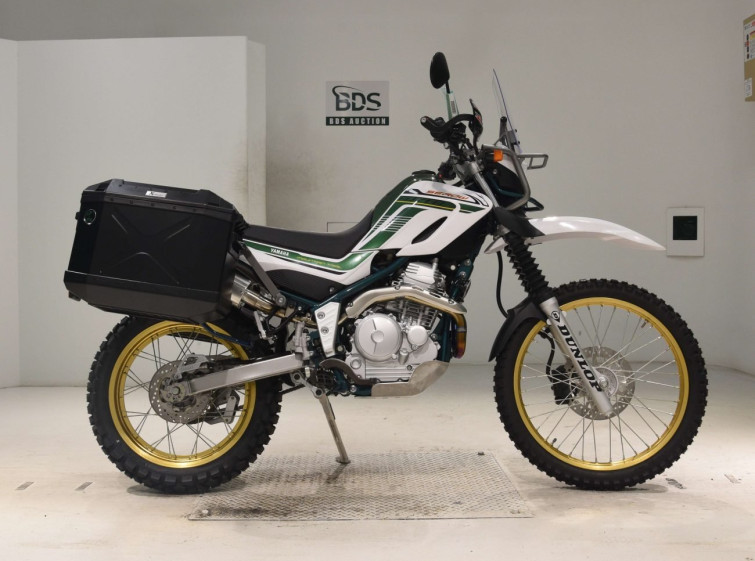 Мотоцикл Yamaha SEROW XT250 с пробегом 940 km с пробегом 940 km