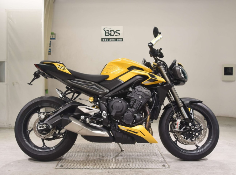 Мотоцикл Triumph STREET TRIPLE RS з пробігом 1546 km